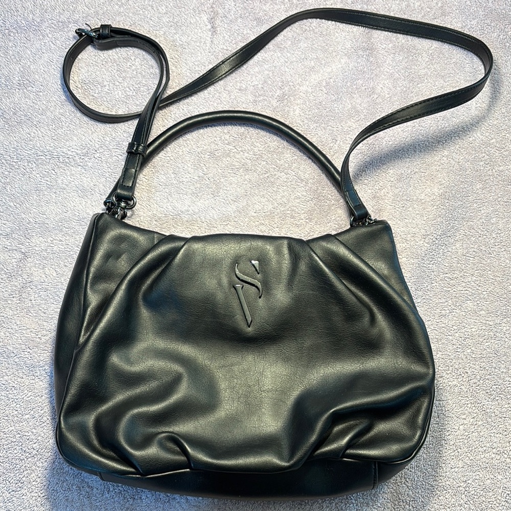Elegant Simply Vera Black Leather Shoulder Bag